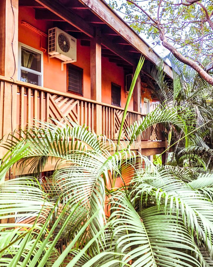 Hotel Posada Las Orquídeas West End Exterior foto